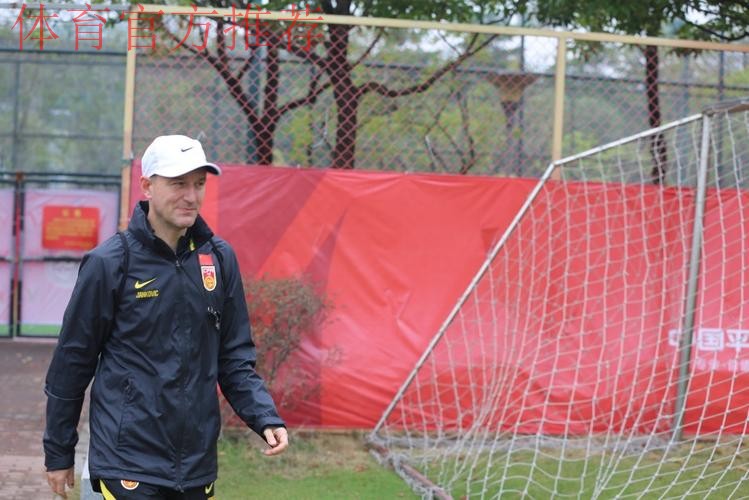 亚运队明日出征迪拜,扬科维奇强调体能和态度 亚运队明日出征迪拜,扬科维奇强调体能和态度