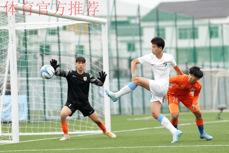 第一届中国青少年足球联赛总决赛江西于都揭幕 为中国青训加油,为足球长征鼓掌 第一届中国青少年足球联赛总决赛江西于都揭幕 为中国青训加油,为足球长征鼓掌